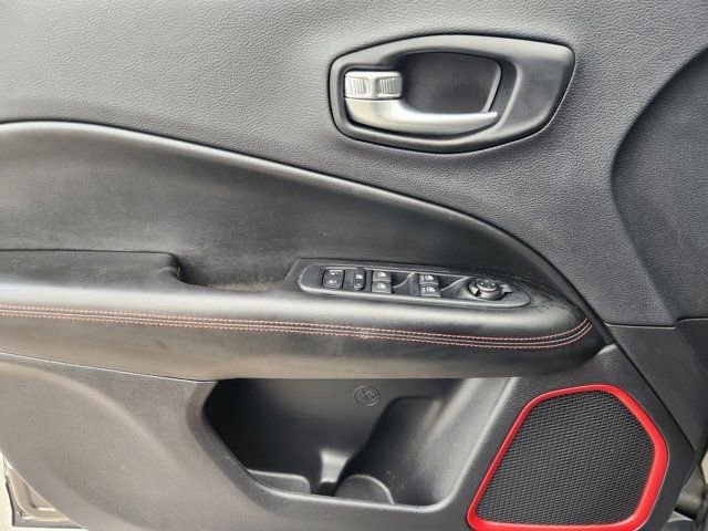 Used 2021 Jeep Compass Trailhawk image 25