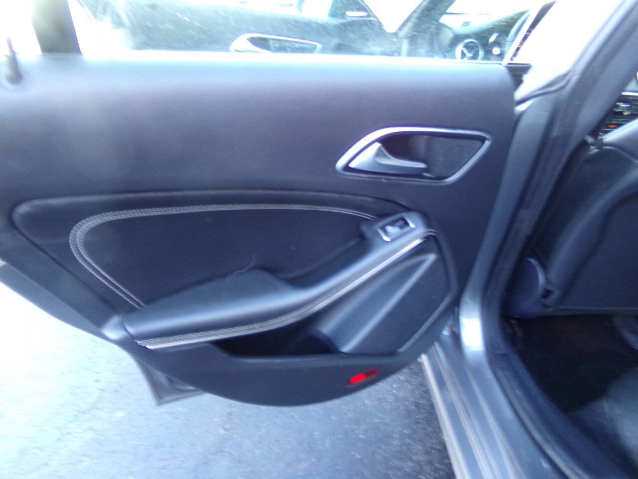 Used 2014 Mercedes-Benz CLA 250 image 15