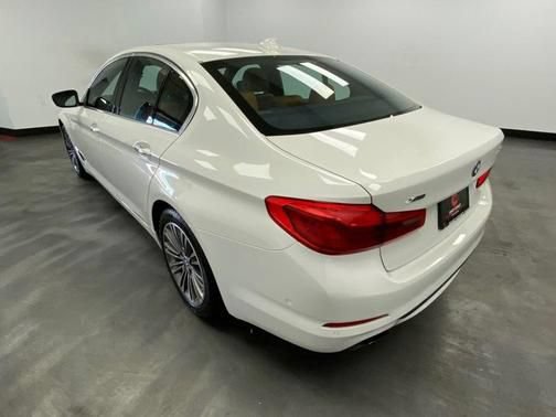 Used 2017 BMW 540i xDrive AWD/4WD image 4