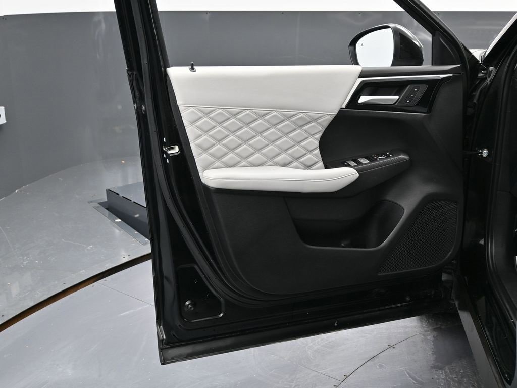 Used 2023 Mitsubishi Outlander SEL image 44