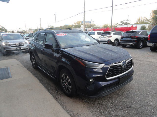 Used 2023 Toyota Highlander XLE image 6