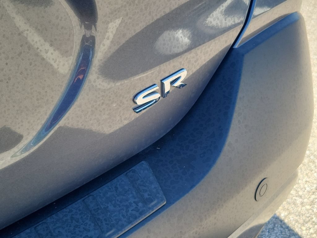 Used 2019 Nissan Kicks SR w/ SR Premium Package FWD image 9