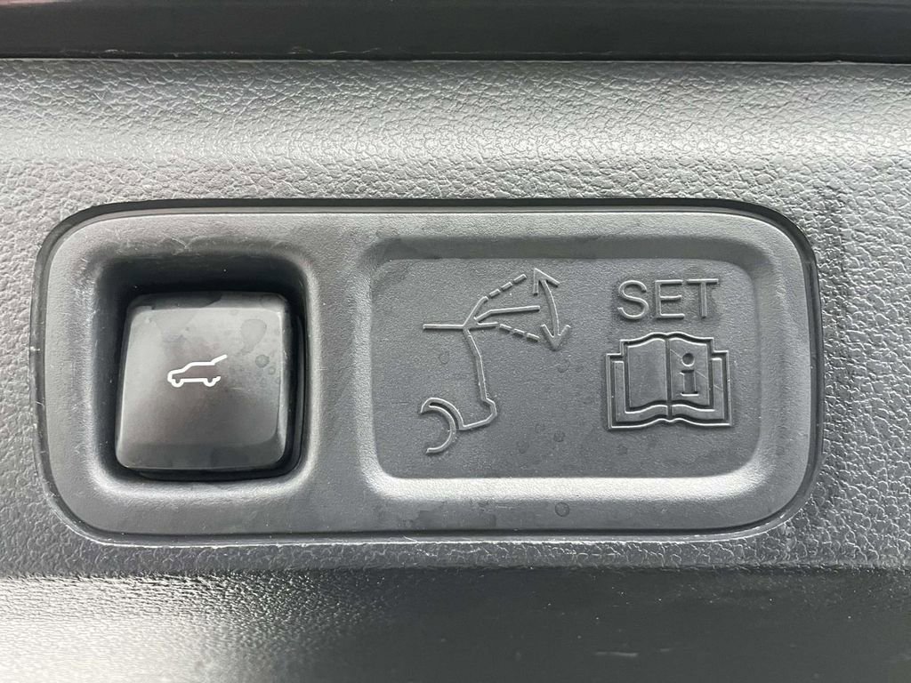 Used 2023 Ford Expedition Max XLT image 11