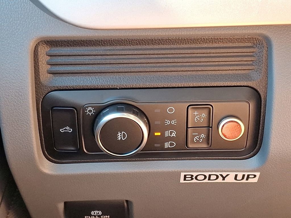 New 2025 Ford F550 4x4 Regular Cab Super Duty image 14