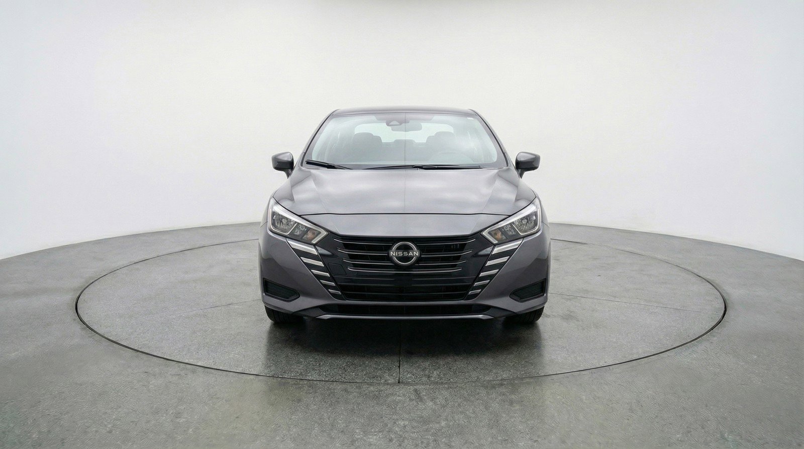 Used 2025 Nissan Versa SV image 2