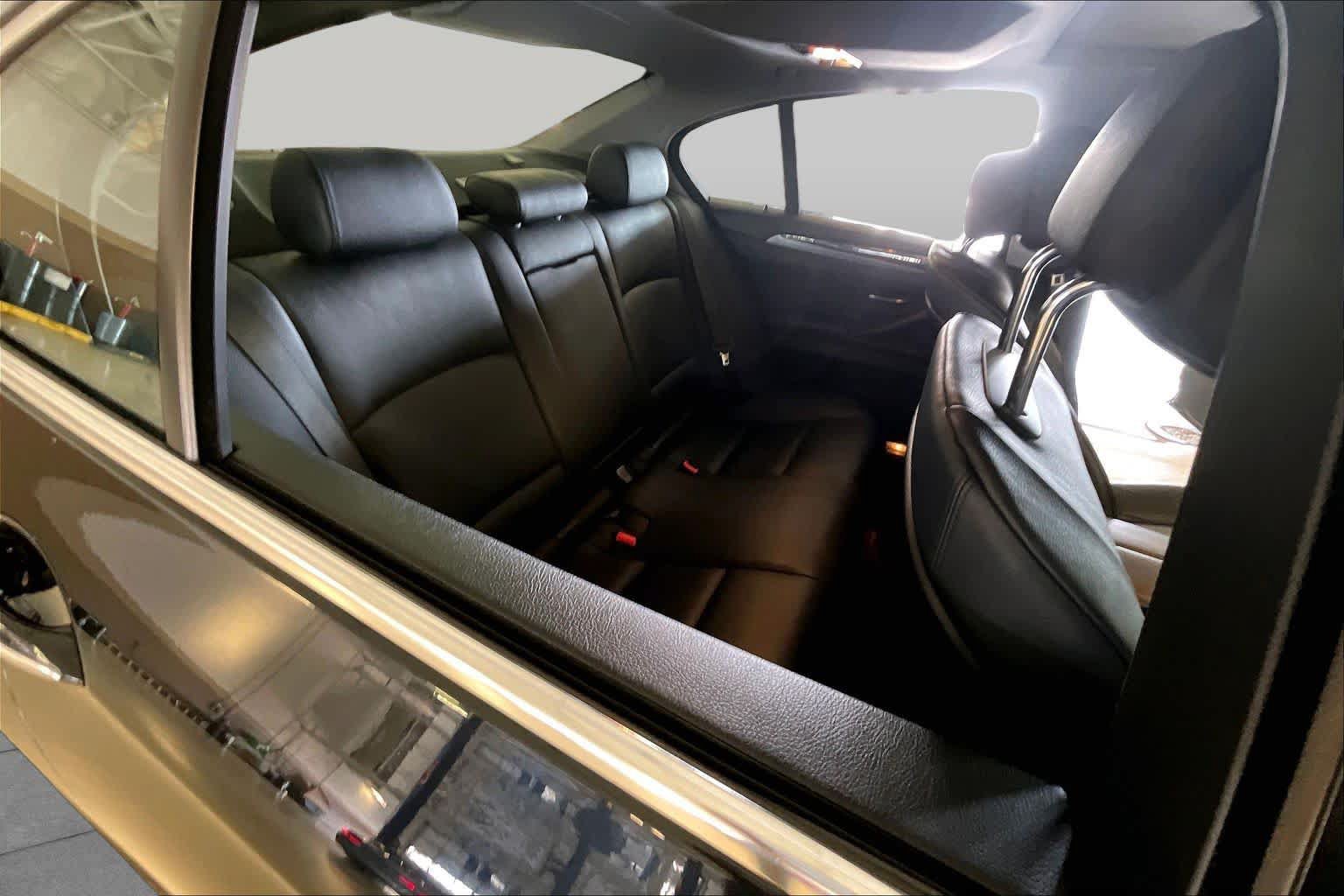 Used 2012 BMW 535i xDrive Sedan AWD/4WD image 17