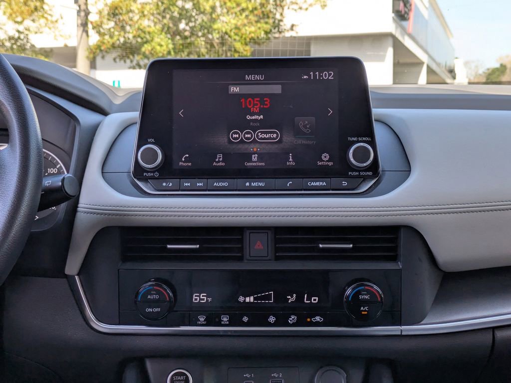 Used 2023 Nissan Rogue SV image 18