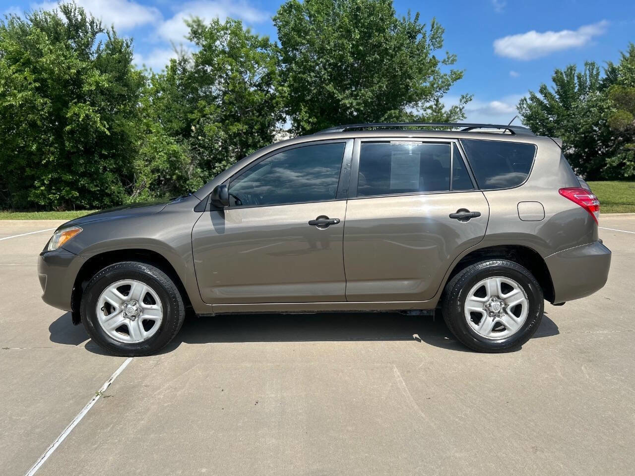 Used 2011 Toyota RAV4 2WD w/ Base L4 Extra Value Pkg image 9