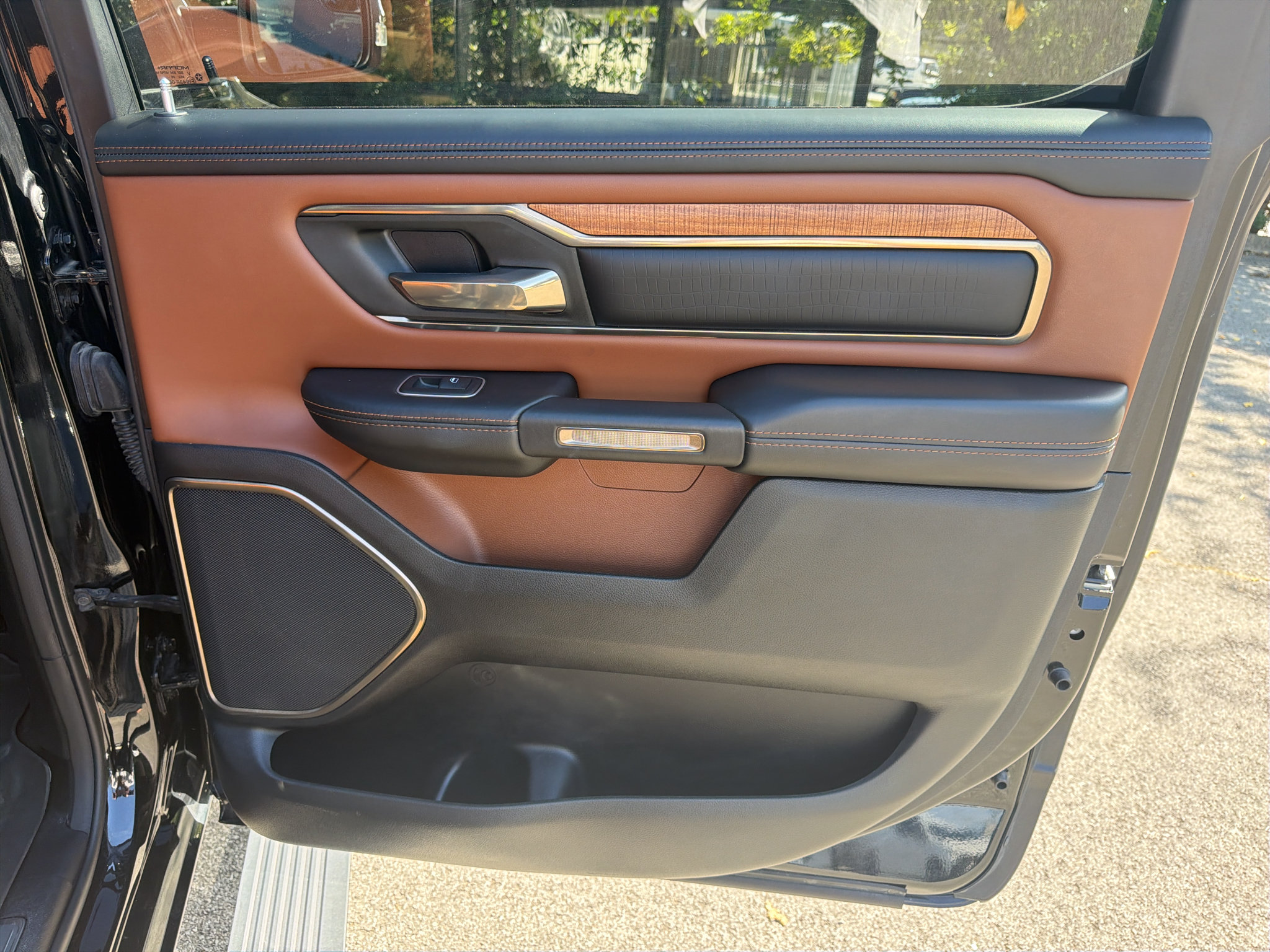 Used 2021 RAM 1500 Limited AWD/4WD image 23