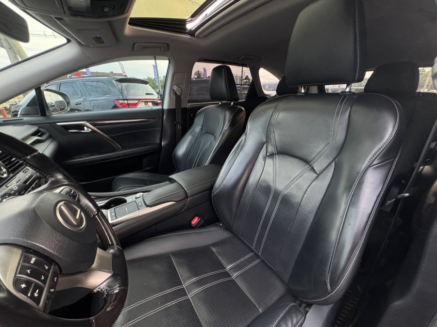 Used 2021 Lexus RX 350L AWD w/ Luxury Package image 18