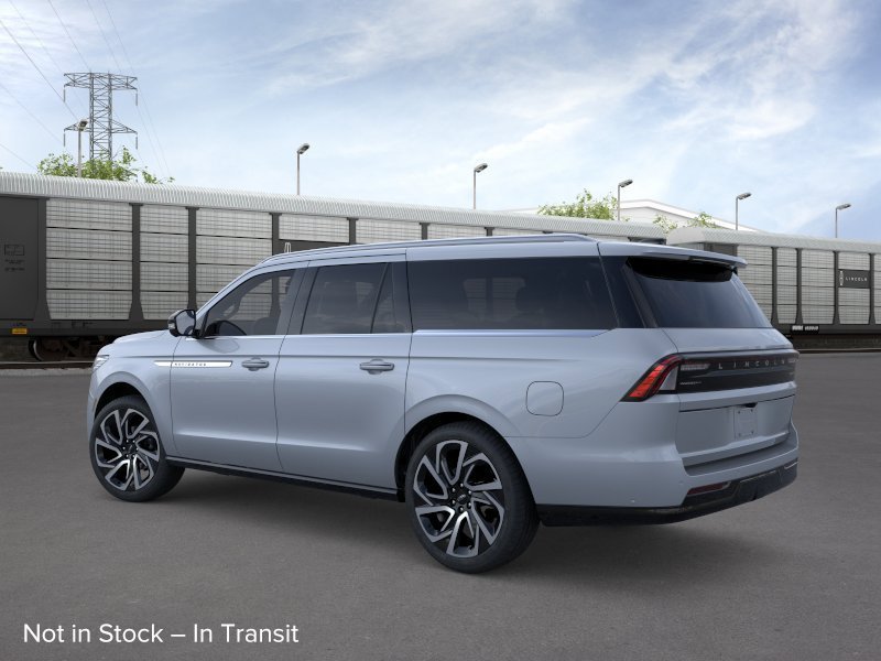 New 2026 Lincoln Navigator L Reserve AWD/4WD image 17