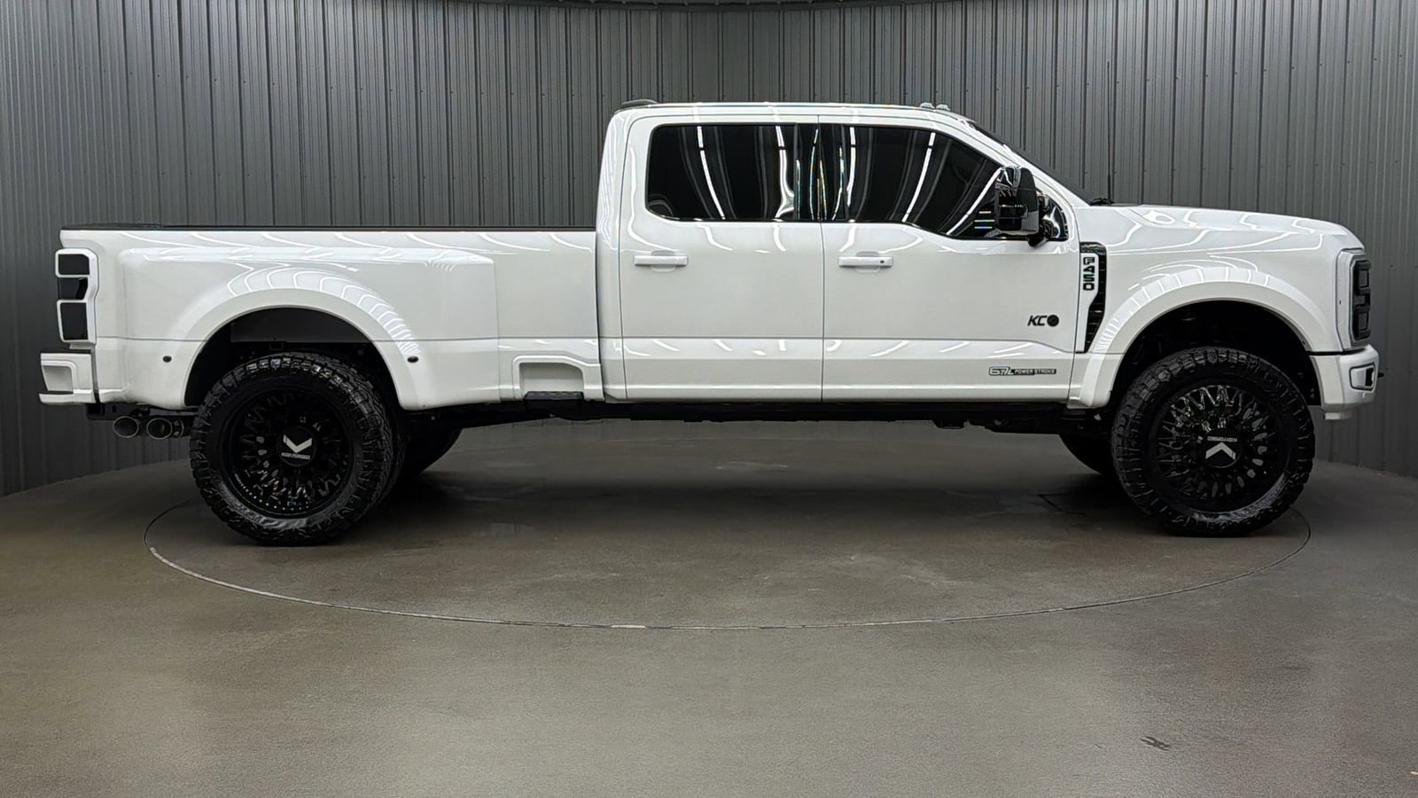 Used 2026 Ford F450 Platinum w/ Platinum Plus Package image 6