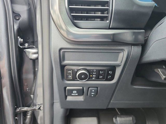 New 2025 Ford F150 Lariat w/ Equipment Group 502A High image 32