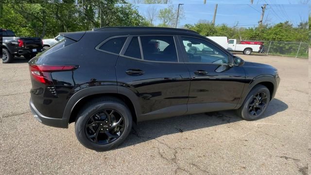 New 2026 Chevrolet Trax LT w/ Driver Confidence Package FWD image 2