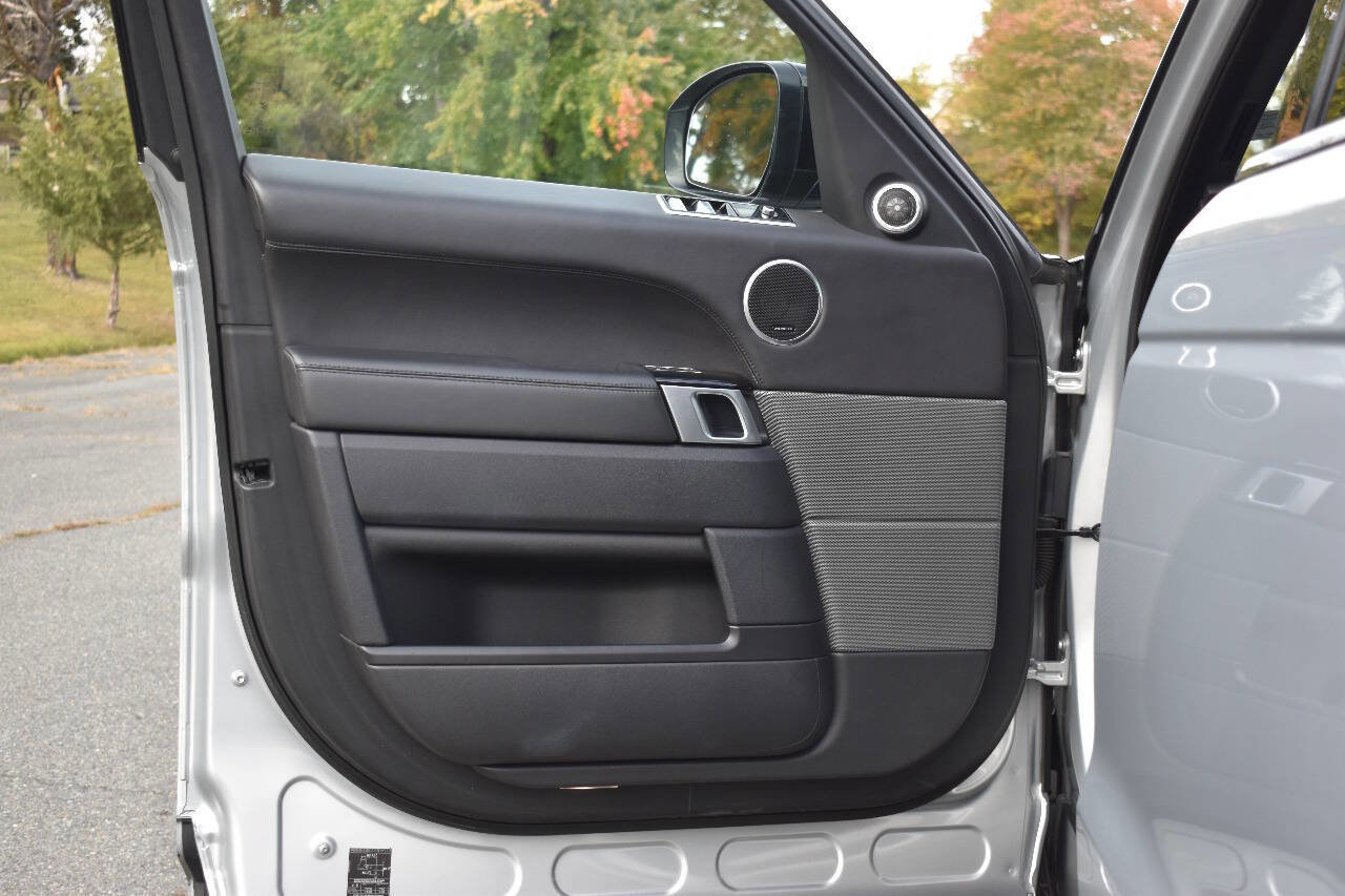 Used 2018 Land Rover Range Rover Sport HSE Dynamic image 8