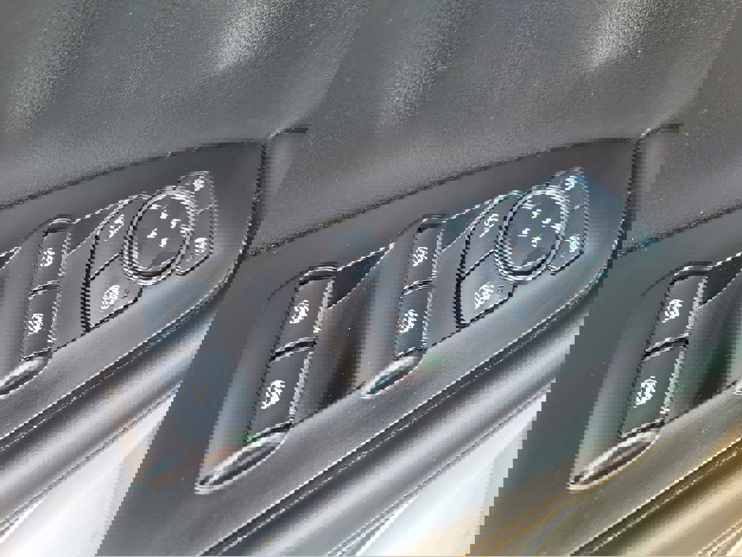 Used 2023 Lincoln Nautilus Reserve w/ Equipment Group 202A image 16