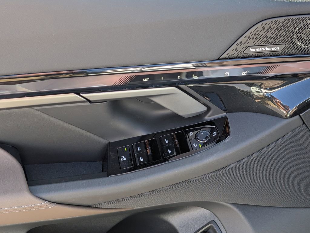 New 2026 BMW 550e xDrive w/ Premium Package image 14