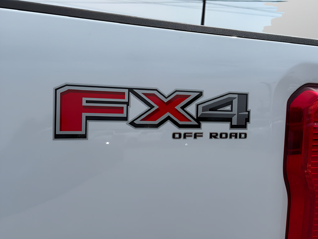 New 2026 Ford F250 XLT w/ FX4 Off-Road Package AWD/4WD image 16