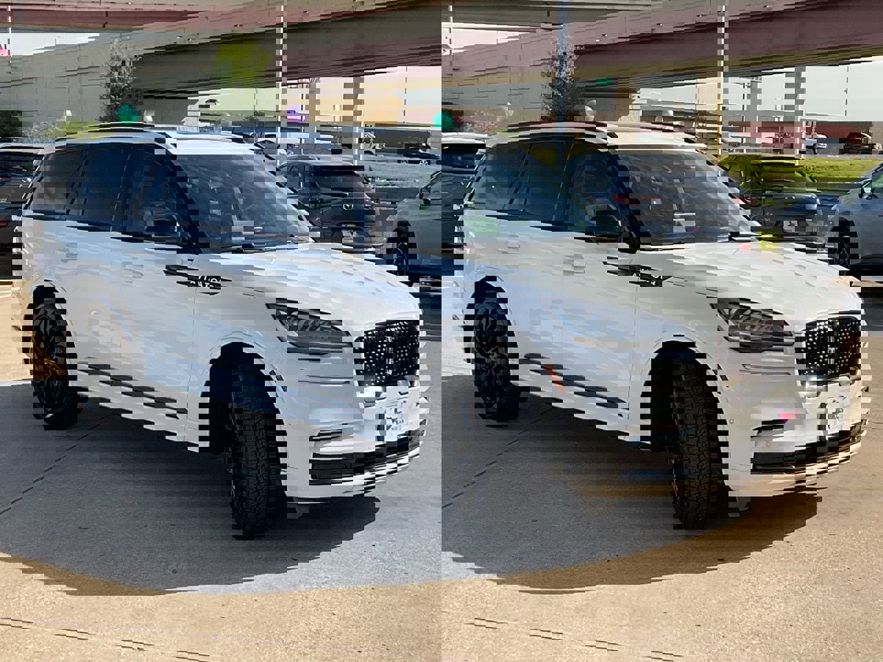 Used 2023 Lincoln Aviator Reserve w/ Equipment Group 201A image 4