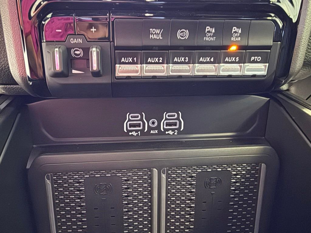 New 2026 RAM 3500 Big Horn w/ Laramie Trim Package image 31