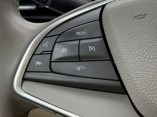Used 2017 Cadillac XT5 Luxury w/ Driver Awareness Package image 10