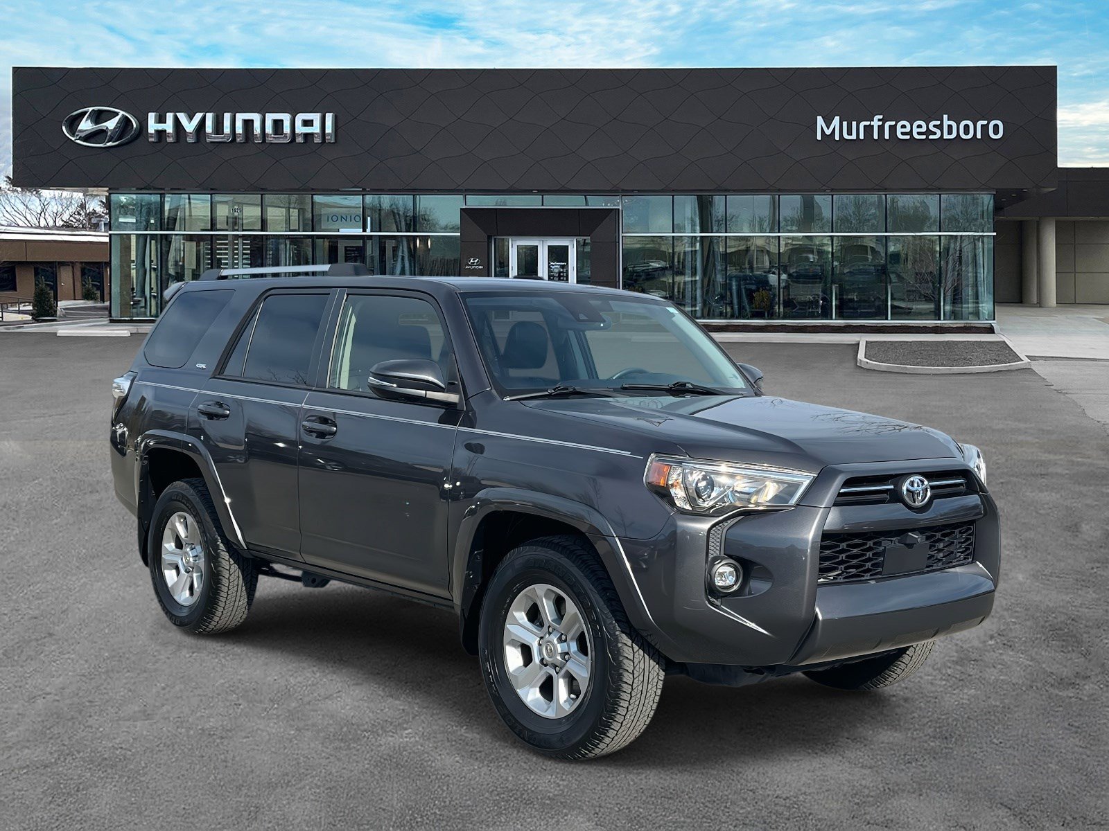 Used 2022 Toyota 4Runner SR5 Premium w/ Moonroof Package RWD image 3