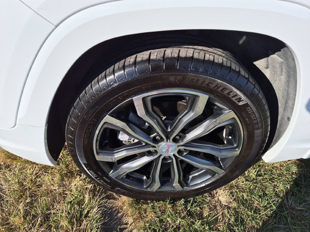 Used 2018 GMC Terrain Denali w/ Driver Alert Package II FWD image 8