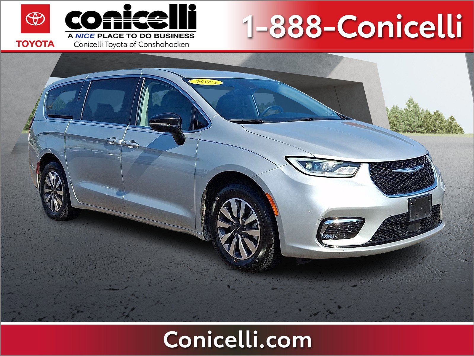 Used 2024 Chrysler Pacifica Select