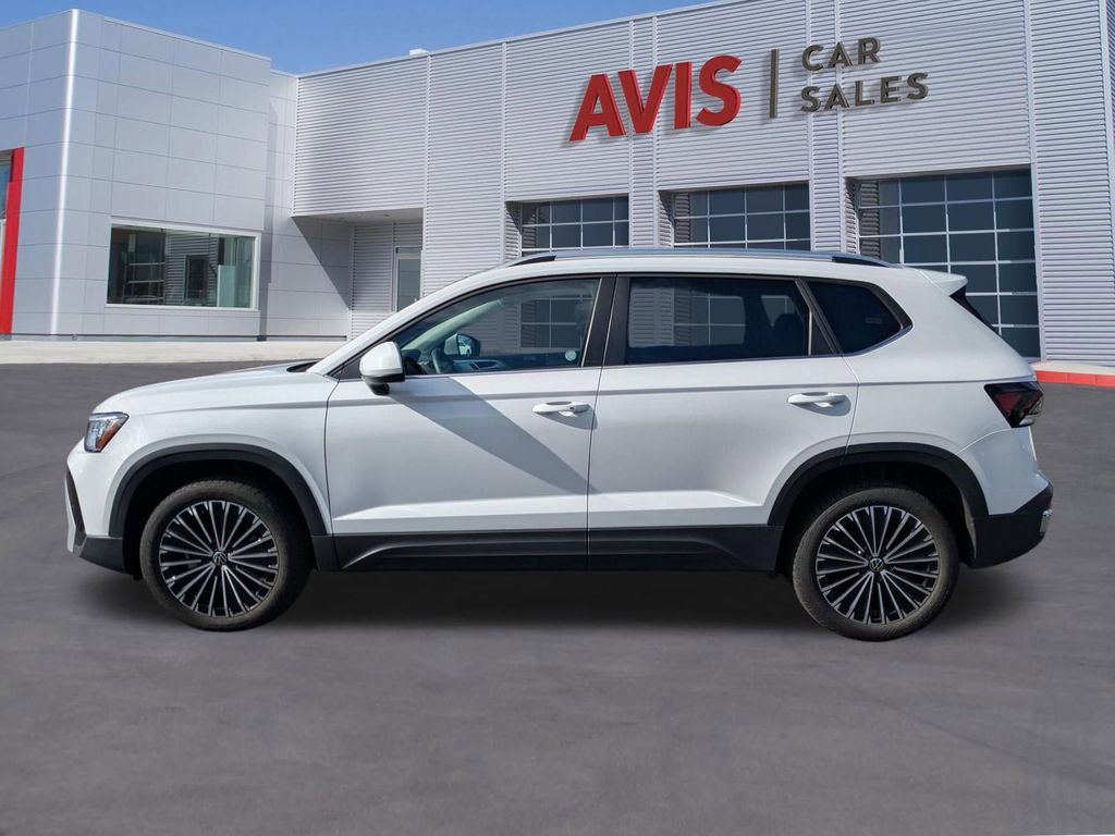 Used 2025 Volkswagen Taos SE FWD image 10
