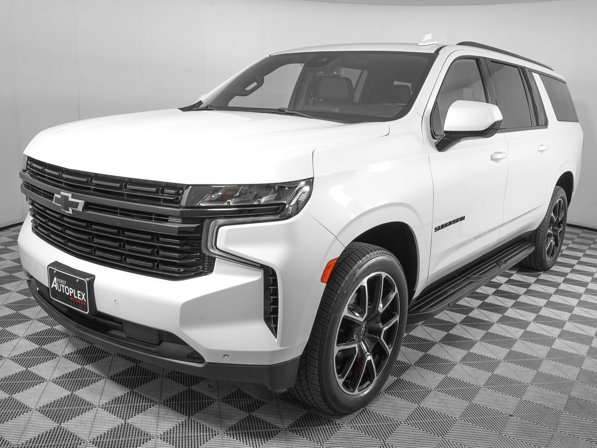 Used 2024 Chevrolet Suburban RST RWD image 7