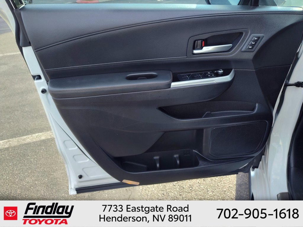 Certified 2025 Toyota Sienna Limited FWD image 18