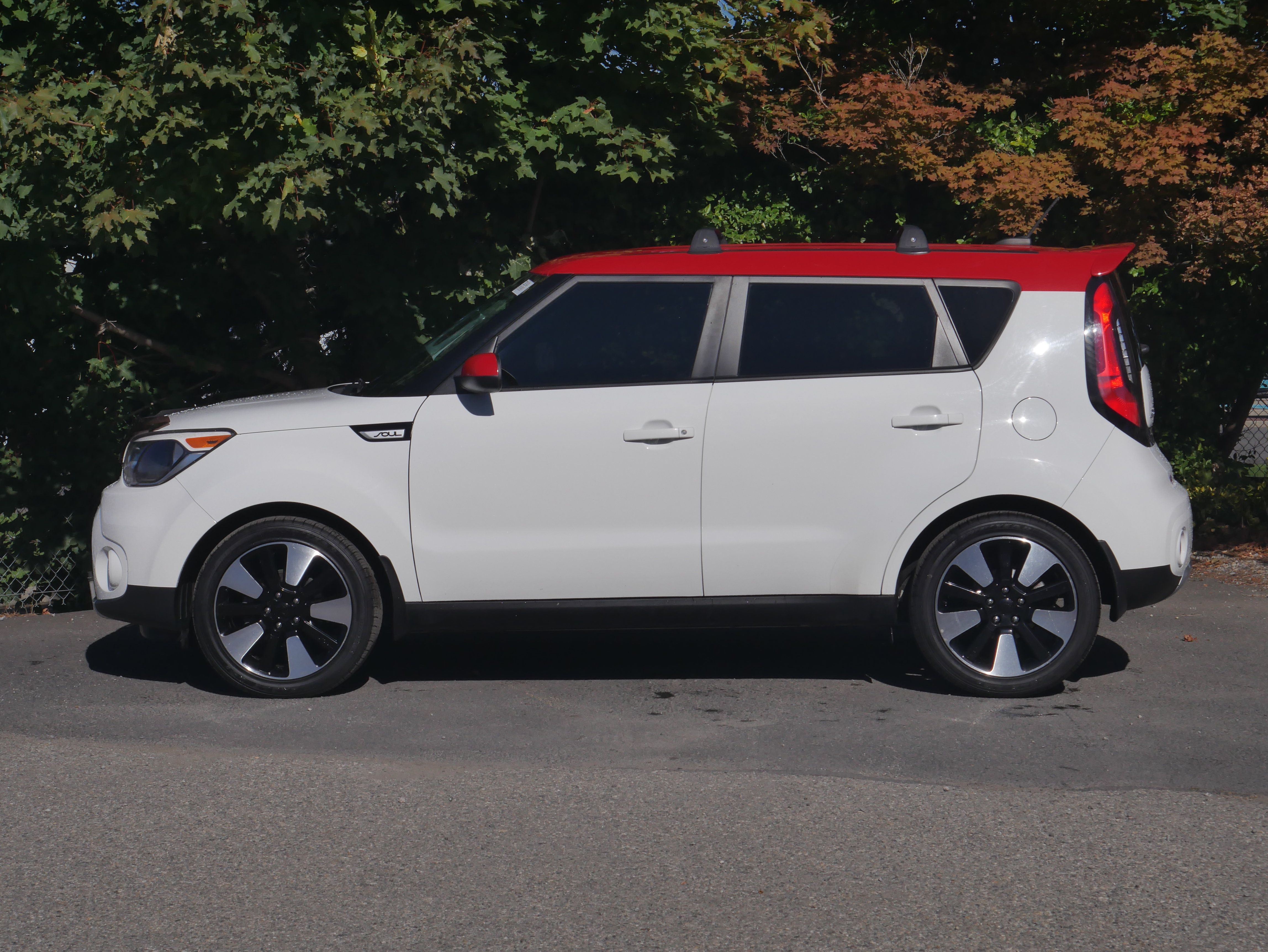 Used 2017 Kia Soul + w/ Designer's Package FWD image 14
