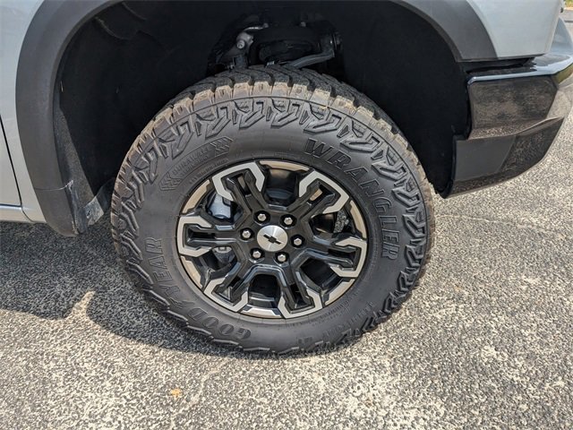 Used 2024 Chevrolet Silverado 1500 ZR2 image 11