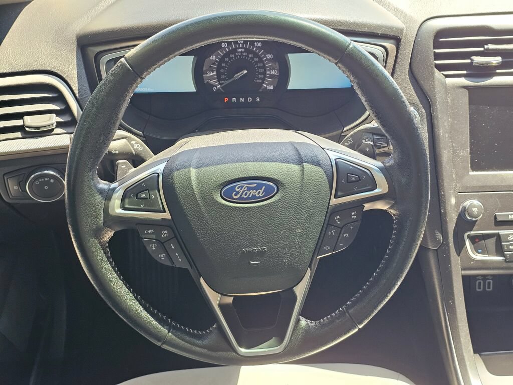 Used 2019 Ford Fusion SE w/ Equipment Group 151A FWD image 17