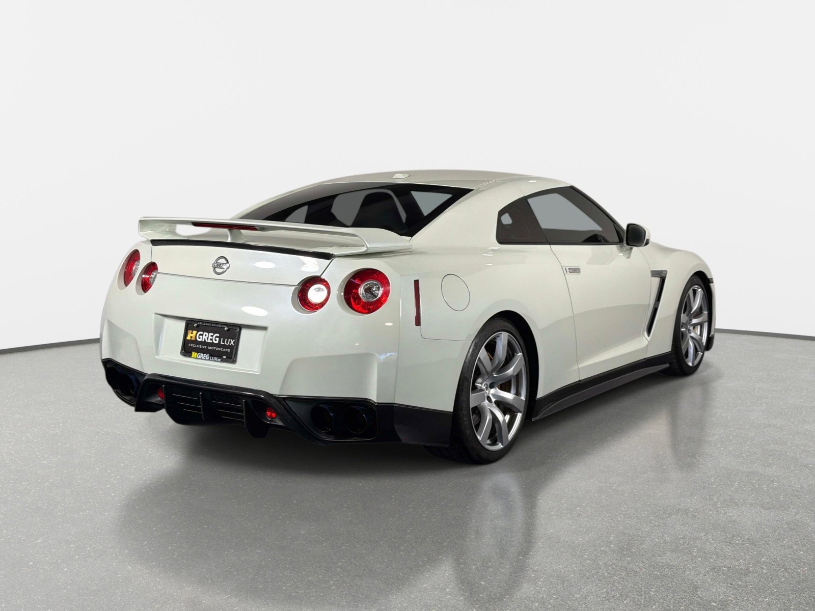Used 2009 Nissan GT-R Premium AWD/4WD image 3