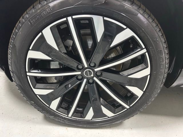 Used 2025 Volvo XC90 B6 Plus AWD/4WD image 6