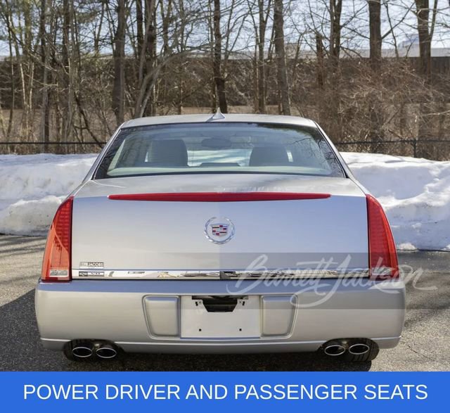 Used 2010 Cadillac DTS image 3