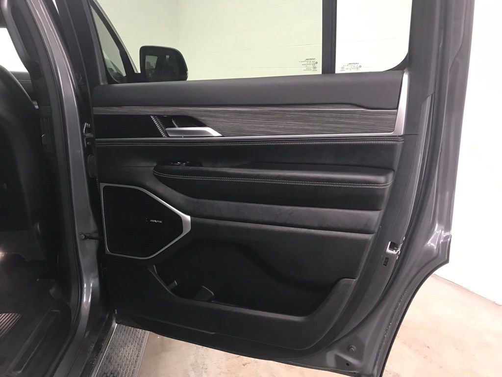 Used 2024 Jeep Wagoneer Series II image 34