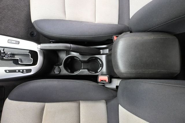 Used 2013 Chevrolet Cruze LS FWD image 29