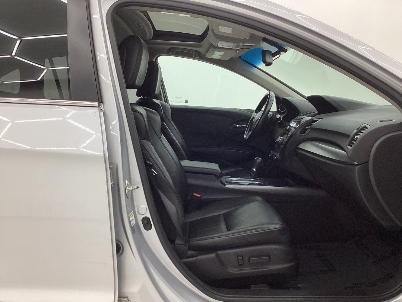 Used 2015 Acura RDX w/ Technology Package AWD/4WD image 15