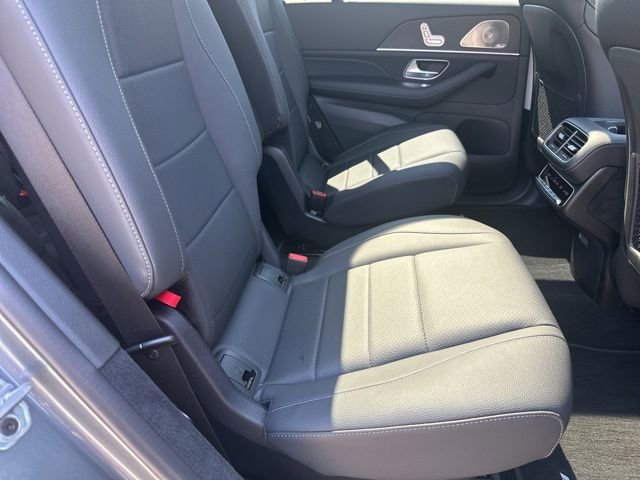 Certified 2026 Mercedes-Benz GLS 450 4MATIC image 31