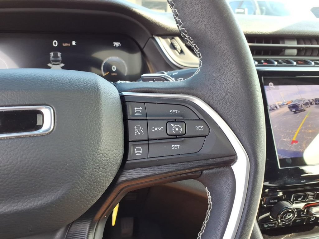 Certified 2024 Jeep Grand Cherokee Altitude AWD/4WD image 20