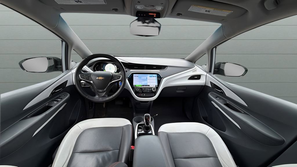 Used 2017 Chevrolet Bolt Premier w/ Driver Confidence II Package image 9
