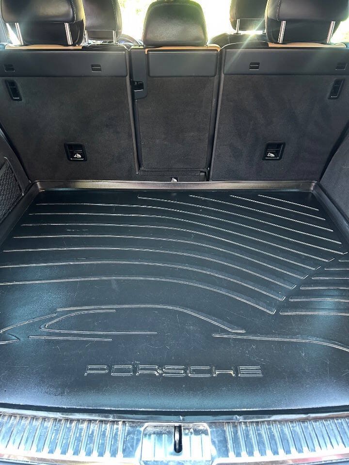 Used 2016 Porsche Cayenne AWD/4WD image 15