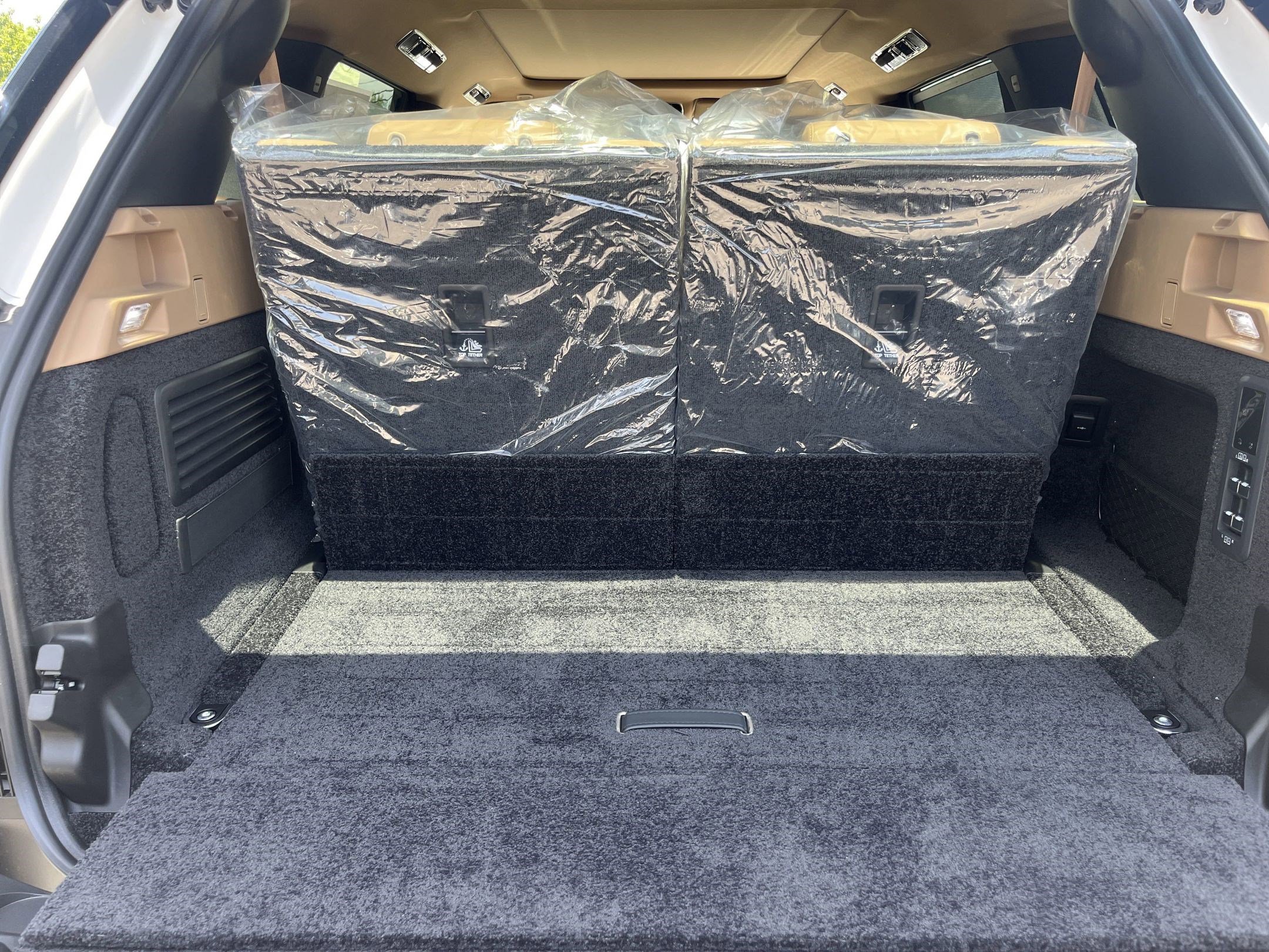 New 2025 Land Rover Range Rover Long Wheelbase SE image 29