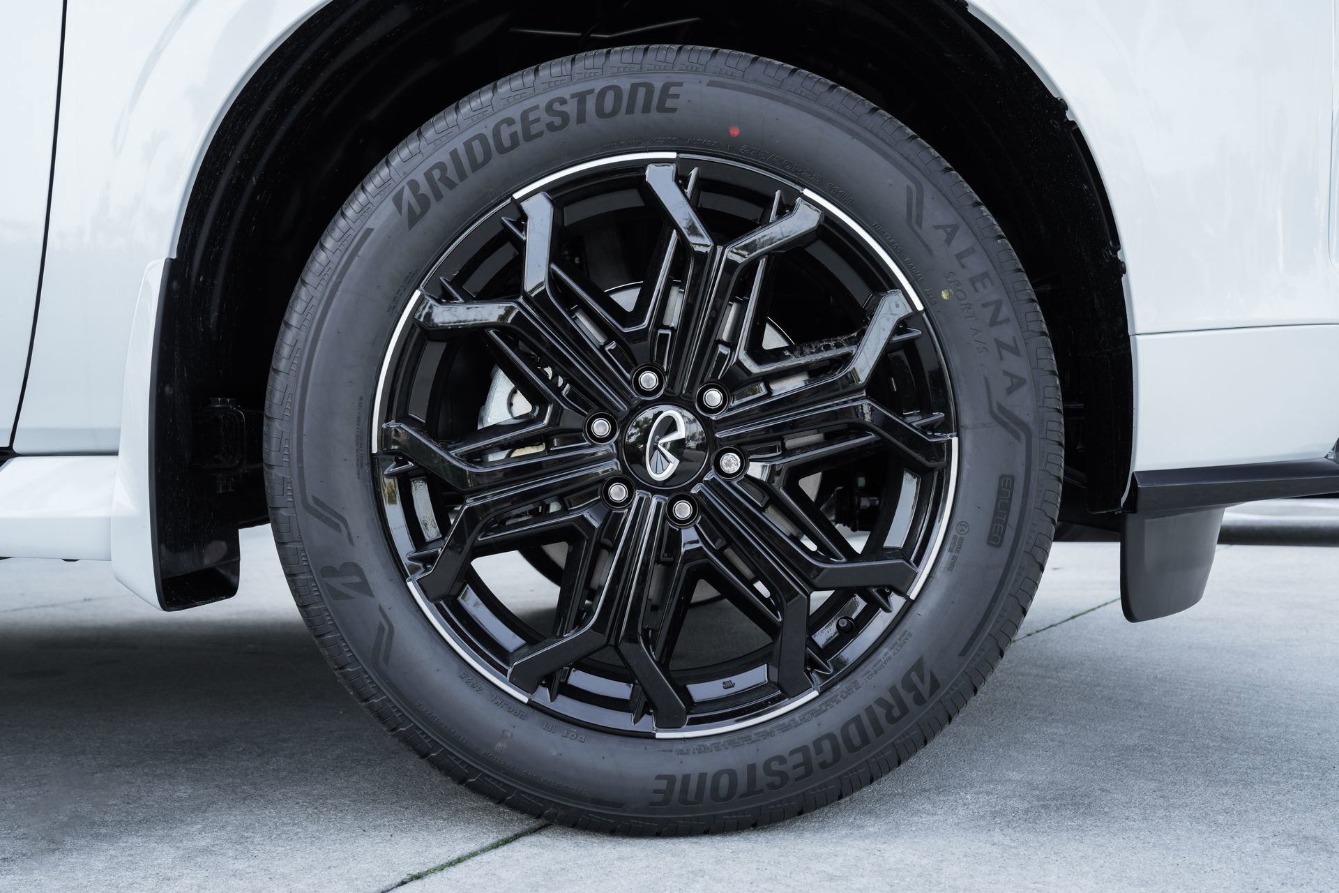 New 2026 INFINITI QX80 4WD w/ Sport Exterior Package image 26