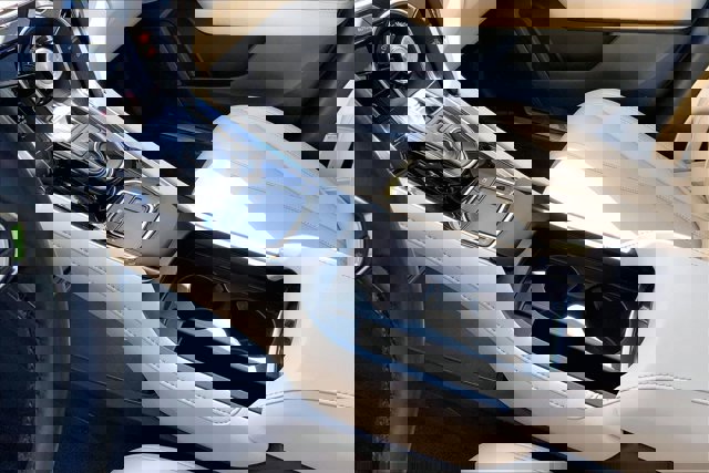 Used 2024 Acura RDX SH-AWD image 17