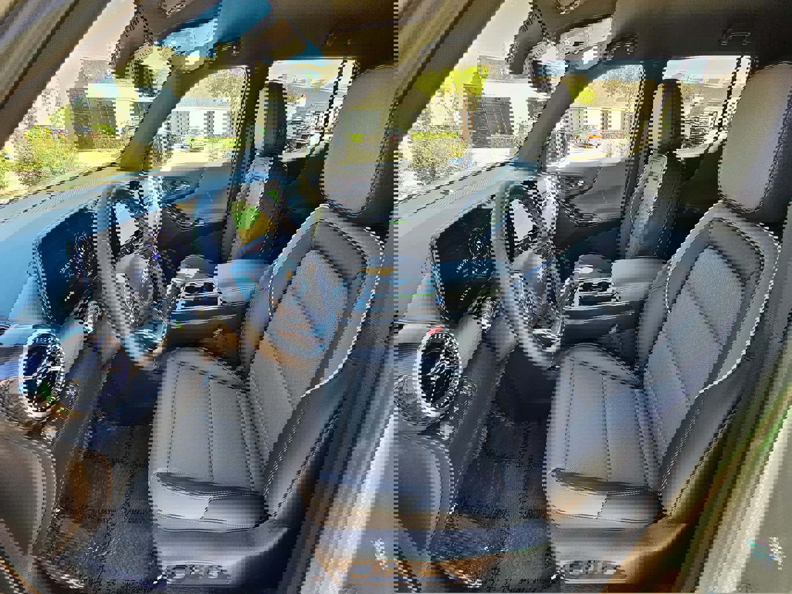 Used 2025 Chevrolet Equinox LT w/ Convenience Package II image 17