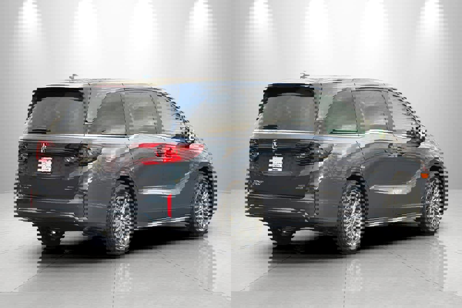 New 2026 Honda Odyssey Touring image 2