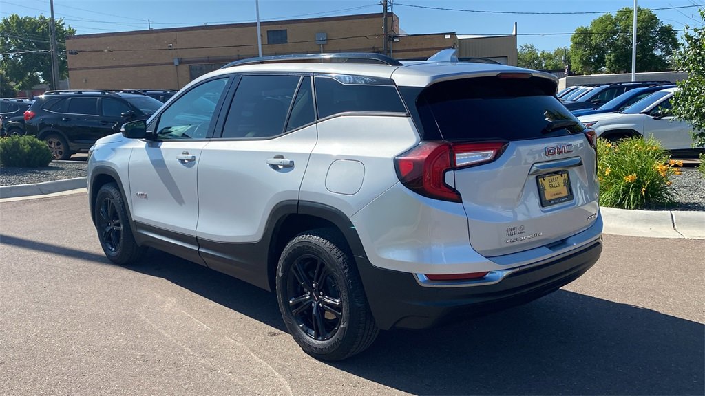 Used 2022 GMC Terrain AT4 image 7